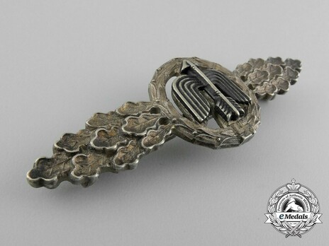 Short-Range Day Fighter Clasp, in Silver (in tombac) Obverse