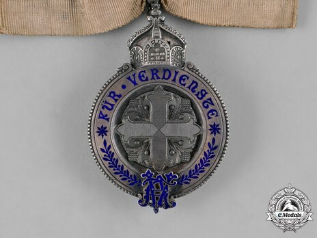 Ladies Merit Cross, in Silver Obverse