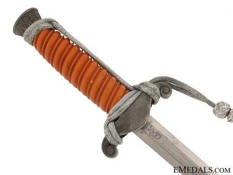 German Army WKC-made Late Version Officer’s Dagger Reverse Grip Detail