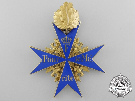 Pour le Mérite, Cross (First World War version, with oak leaves) Obverse