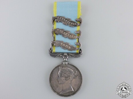 Silver Medal (with 3 clasps) Obverse