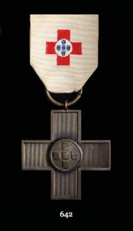 Com+medal+60+red+cross+me77