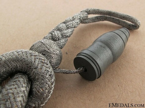 German Army Marksmanship Lanyard Grade 6 (Panzer version) Detail