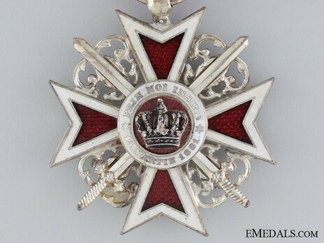 Order of the Romanian Crown, Type I, Military Division, Knight's Cross Obverse