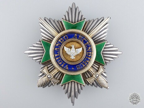 Order of the White Falcon, Type II, Military Division, Grand Cross Breast Star Obverse