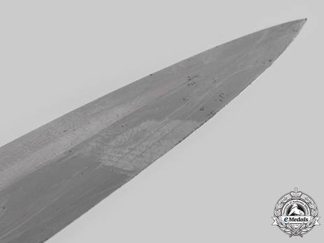 SA Standard Service Dagger by Lauterjung (Tiger; maker marked) Blade Tip