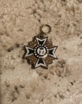 Order of the Rue Crown, Cross Miniature Obverse