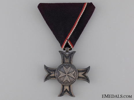 Silver Merit Cross (for War Merit) Obverse