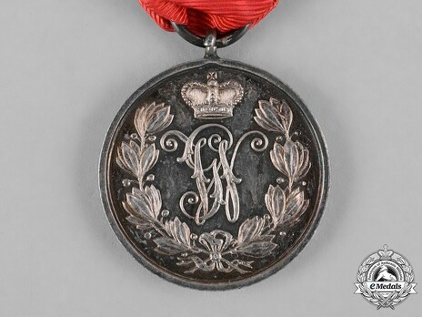 Military Merit Medal (with red cross on ribbon) Obverse