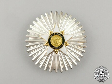Order of Mono, Grand Officer Breast Star Obverse