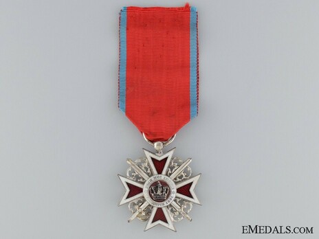 Order of the Romanian Crown, Type I, Military Division, Knight's Cross Obverse