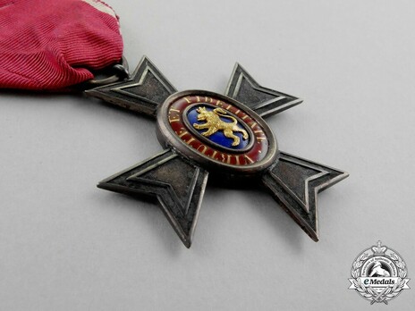 Wilhelm Order, Member's Cross Obverse