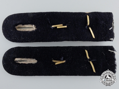 Kriegsmarine Naval Artillery Oberleutnant Shoulder Boards Reverse