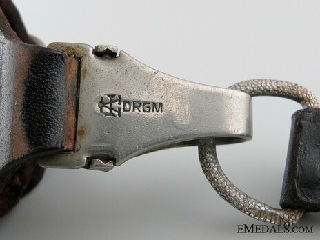 Allgemeine SS M33 RZM Marked Service Dagger (by Unknown Maker 285) Clip Detail