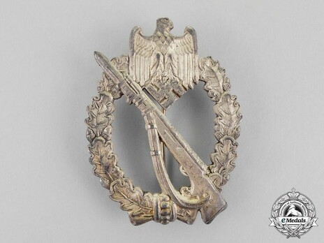 Infantry Assault Badge, by Unknown Maker: M.K. (in silver) Obverse