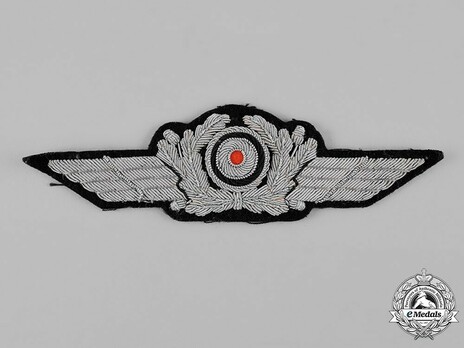 Luftwaffe Officer Ranks Cockade & Winged Oak Leaves Insignia Obverse