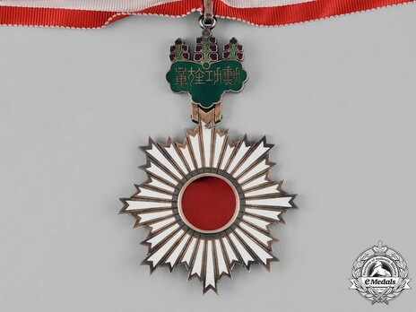 Order of the Rising Sun, III Class Reverse