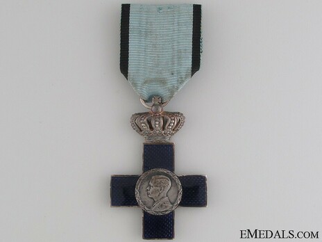 Order of Cultural Merit, Type II, I Class Knight's Cross Obverse